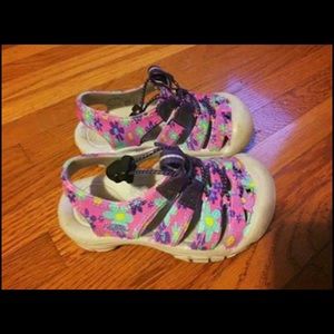 KEEN sandals size 9